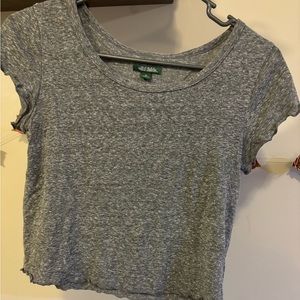 Grey cropped tee